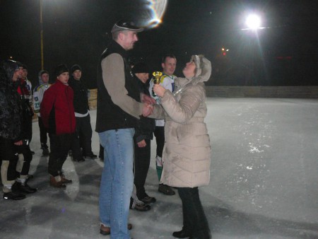 III. miesto Brezovica II. Starostka odovzdáva pohár